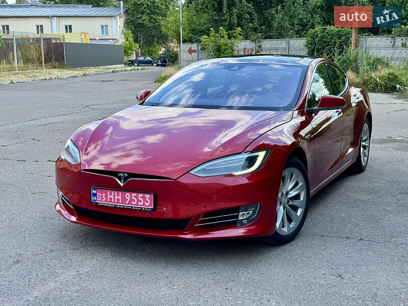 Ліфтбек Tesla Model S 2017 в Черкасах