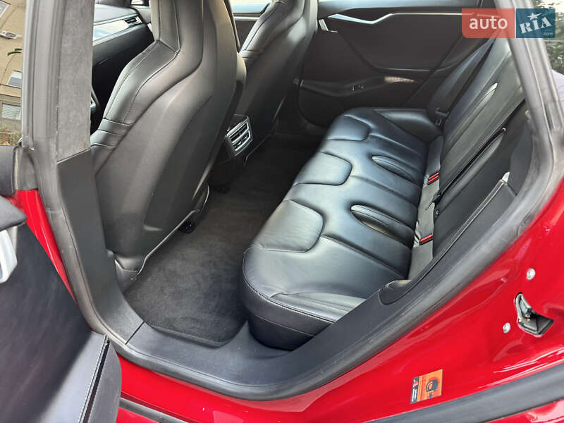 Ліфтбек Tesla Model S 2017 в Черкасах