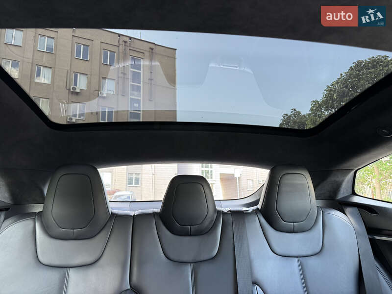 Ліфтбек Tesla Model S 2017 в Черкасах