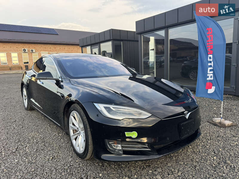 Tesla Model S 2016
