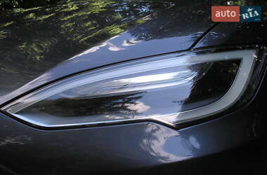 Лифтбек Tesla Model S 2017 в 
