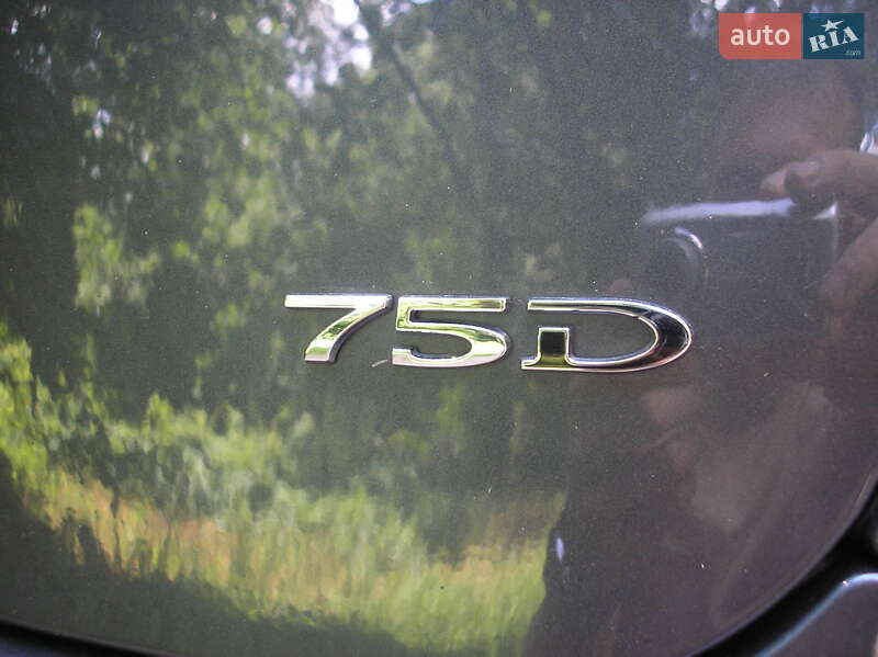 Ліфтбек Tesla Model S 2017 в Ніжині
