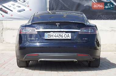 Хэтчбек Tesla Model S 2014 в 