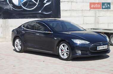 Tesla Model S 2014
