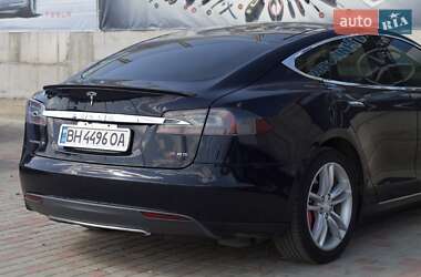 Хэтчбек Tesla Model S 2014 в 