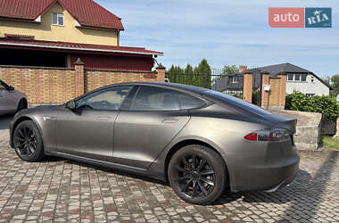Лифтбек Tesla Model S 2014 в 