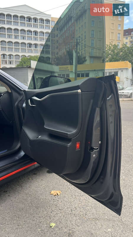 Ліфтбек Tesla Model S 2015 в Одесі