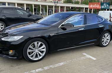 Tesla Model S 2015
