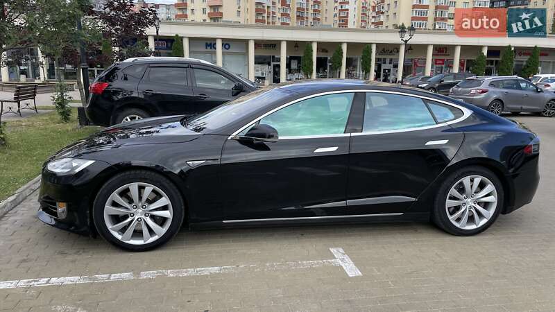 Лифтбек Tesla Model S 2015 в Хмельницком