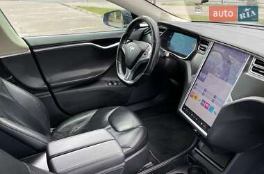 Лифтбек Tesla Model S 2015 в 