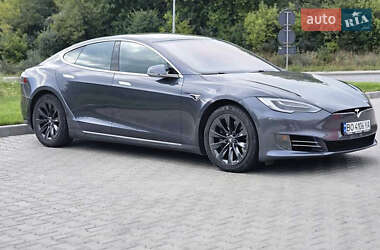 Лифтбек Tesla Model S 2018 в Киеве