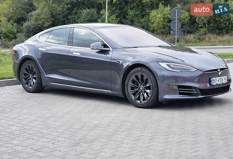 Лифтбек Tesla Model S 2018 в 
