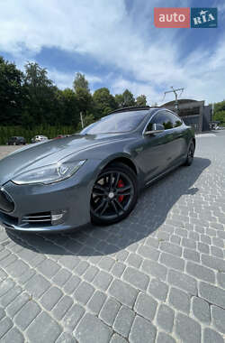Лифтбек Tesla Model S 2014 в Львове
