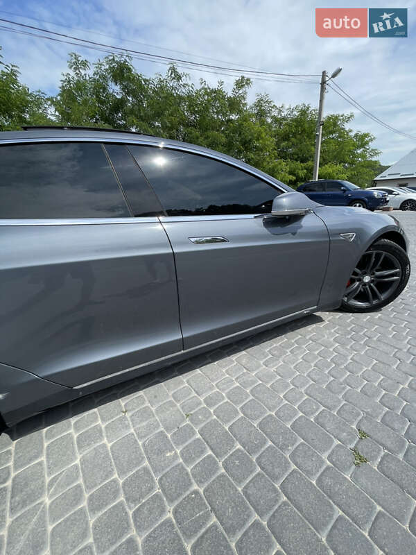 Лифтбек Tesla Model S 2014 в Львове