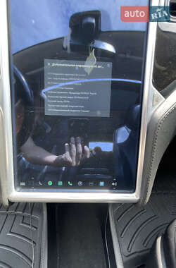 Лифтбек Tesla Model S 2014 в 