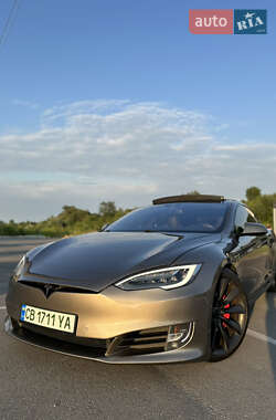 Лифтбек Tesla Model S 2016 в 