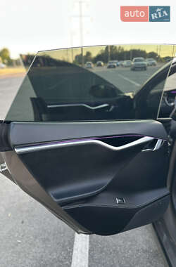 Лифтбек Tesla Model S 2016 в 