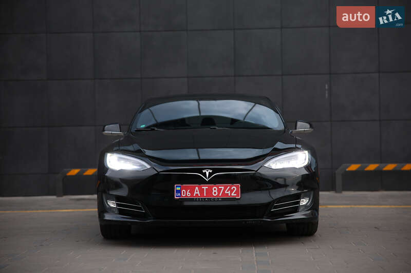 Ліфтбек Tesla Model S 2017 в Житомирі