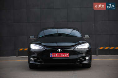 Лифтбек Tesla Model S 2017 в 