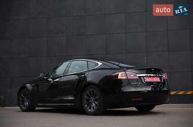 Лифтбек Tesla Model S 2017 в 