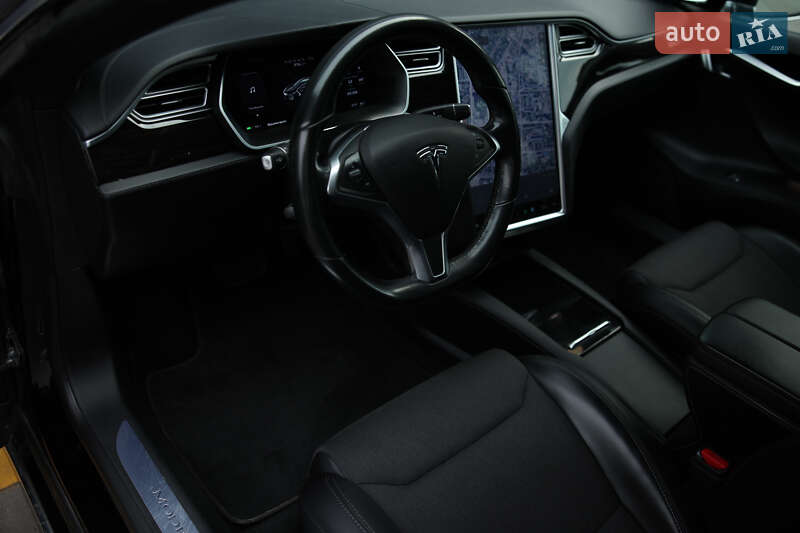 Ліфтбек Tesla Model S 2017 в Житомирі