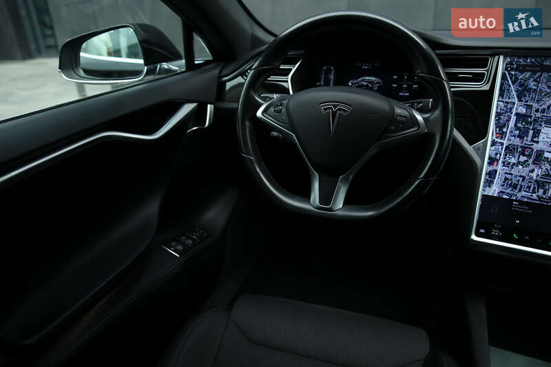 Ліфтбек Tesla Model S 2017 в Житомирі