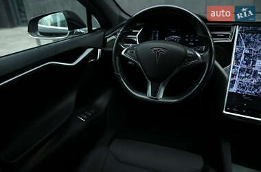 Лифтбек Tesla Model S 2017 в 