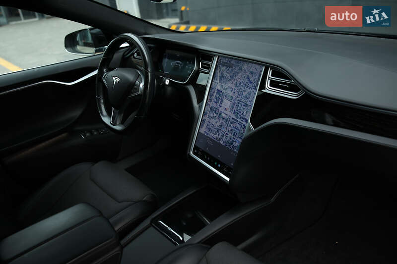 Ліфтбек Tesla Model S 2017 в Житомирі