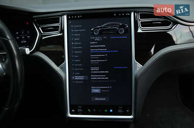 Лифтбек Tesla Model S 2017 в 