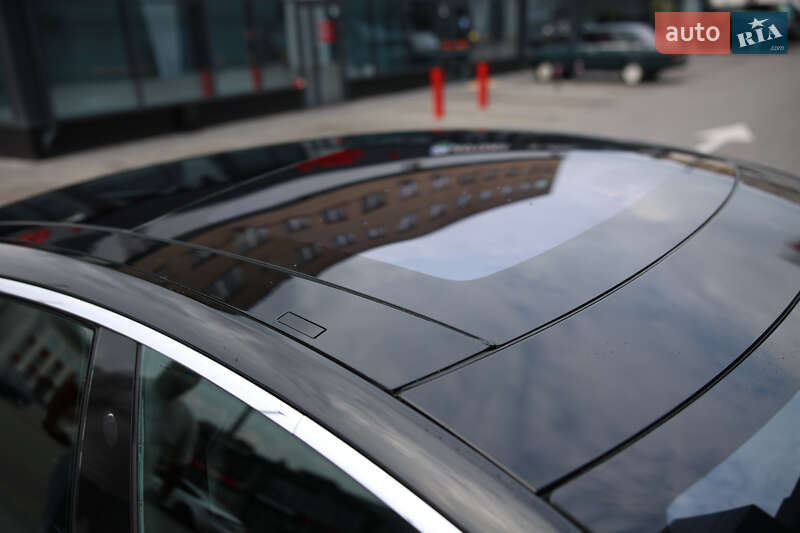 Ліфтбек Tesla Model S 2017 в Житомирі