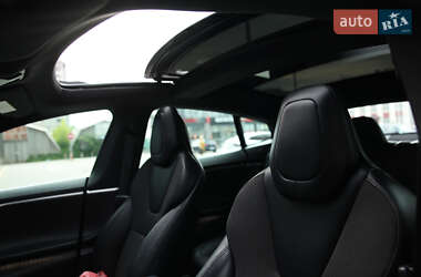 Лифтбек Tesla Model S 2017 в 
