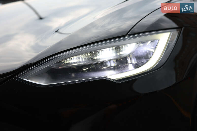 Ліфтбек Tesla Model S 2017 в Житомирі