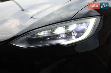 Лифтбек Tesla Model S 2017 в 