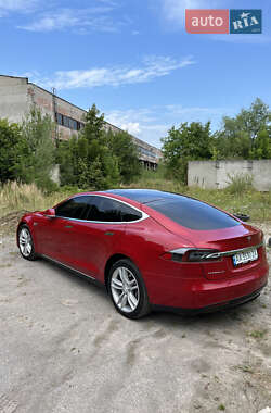 Лифтбек Tesla Model S 2015 в 