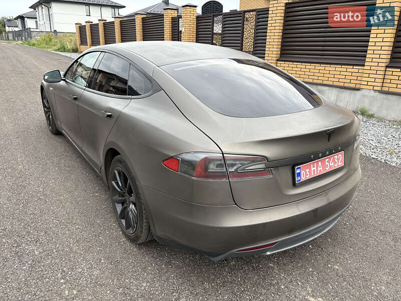 Ліфтбек Tesla Model S 2014 в Рівному
