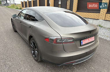 Лифтбек Tesla Model S 2014 в 