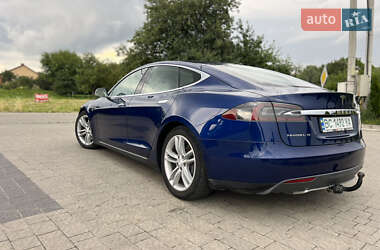Лифтбек Tesla Model S 2015 в 