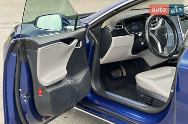 Лифтбек Tesla Model S 2015 в 