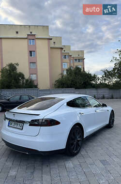 Лифтбек Tesla Model S 2015 в 