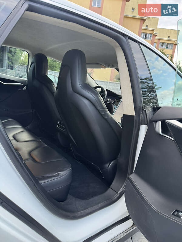 Лифтбек Tesla Model S 2015 в Ровно фото 12 Лифтбек Tesla Model S 2015 в Ровно