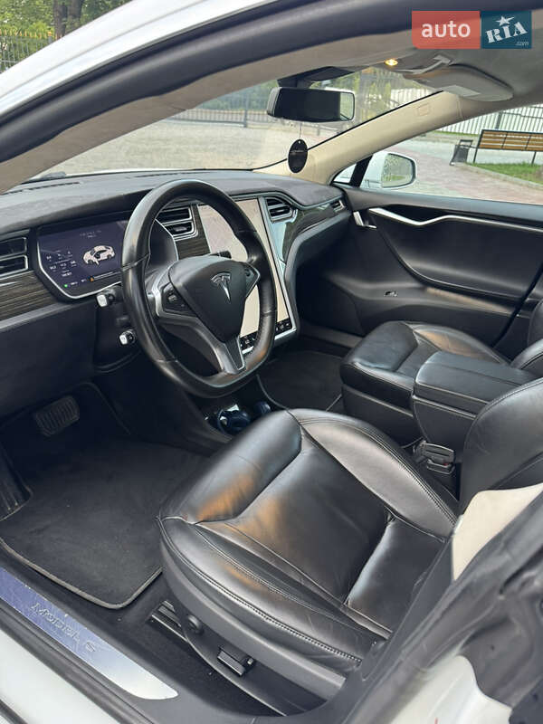 Лифтбек Tesla Model S 2015 в Ровно фото 21 Лифтбек Tesla Model S 2015 в Ровно