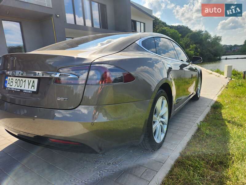 Лифтбек Tesla Model S 2016 в Виннице