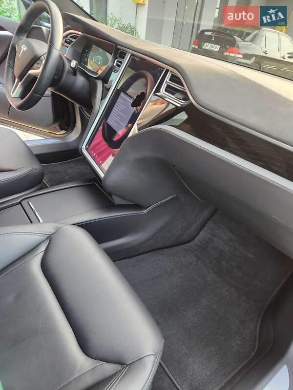 Ліфтбек Tesla Model S 2016 в Вінниці