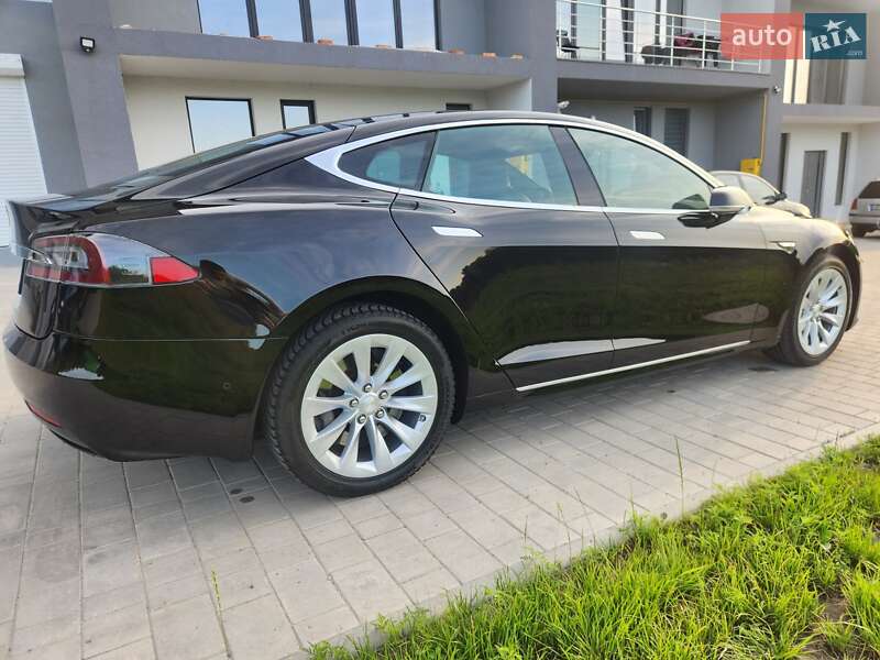 Ліфтбек Tesla Model S 2016 в Вінниці
