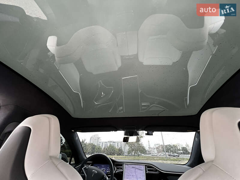 Ліфтбек Tesla Model S 2017 в Харкові