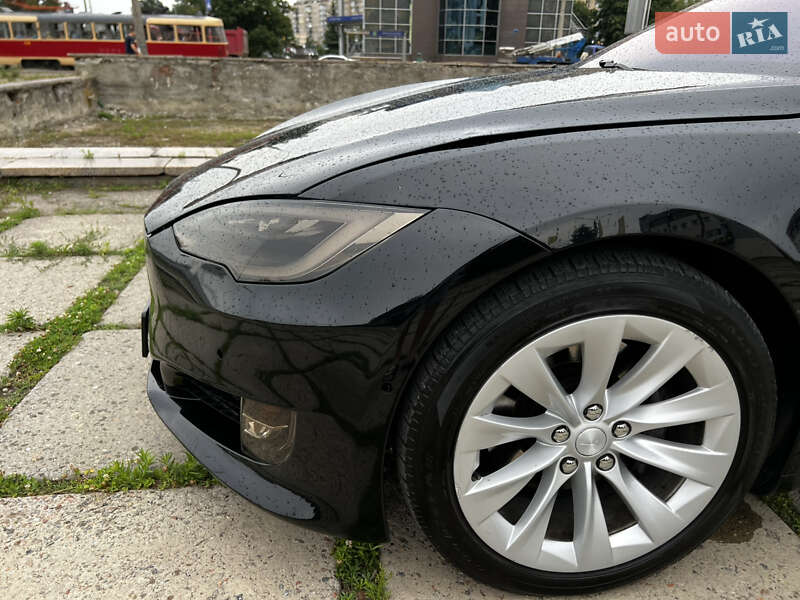 Ліфтбек Tesla Model S 2017 в Харкові