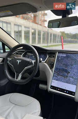 Лифтбек Tesla Model S 2013 в 