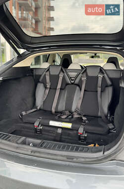 Лифтбек Tesla Model S 2013 в 