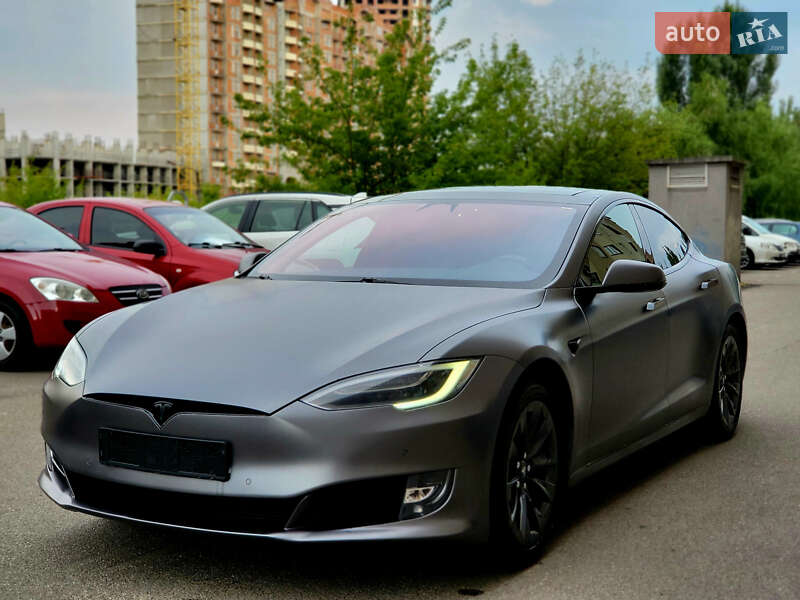 Ліфтбек Tesla Model S 2017 в 
