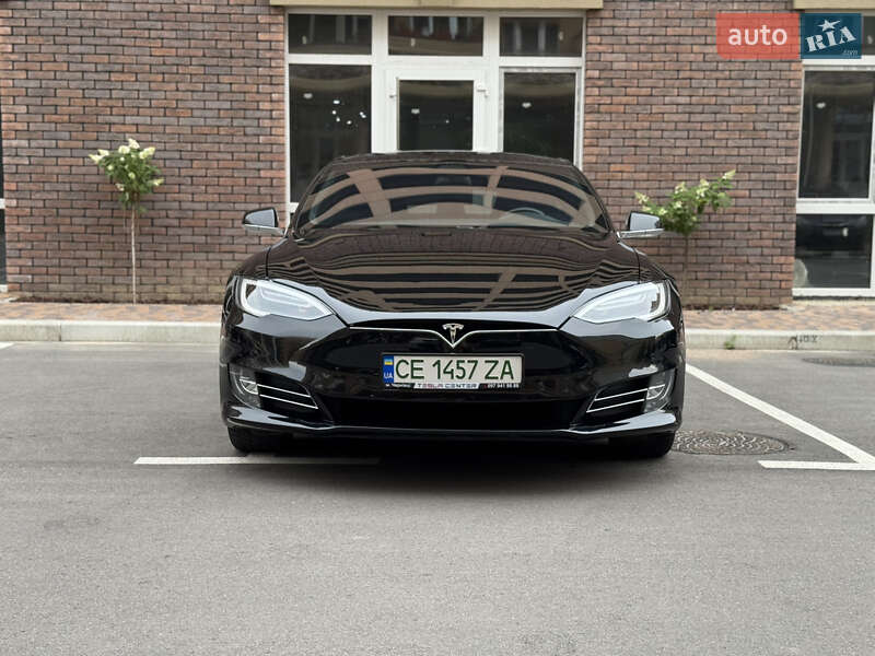Лифтбек Tesla Model S 2017 в 